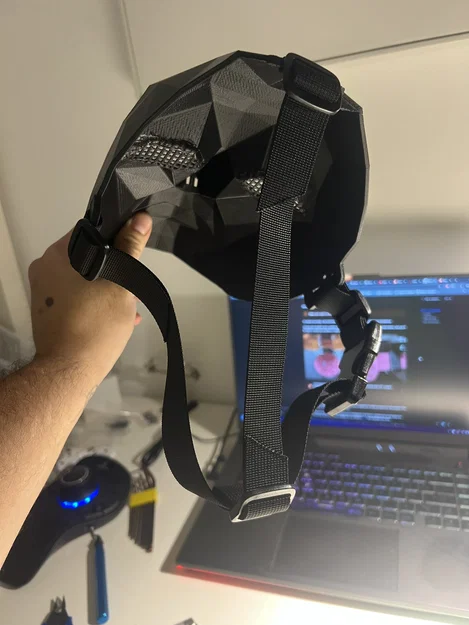 Mặt nạ Front Man (Squid Game) bản cải tiến có khe gắn dây đeo - Image 3