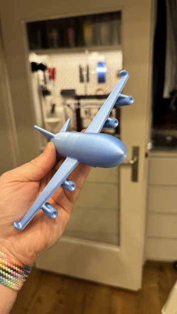 Mô hình máy bay 4 động cơ - Image 1