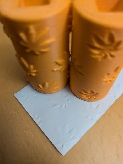 Con lăn dập nổi danh thiếp - Hình lá Cannabis - Image 2