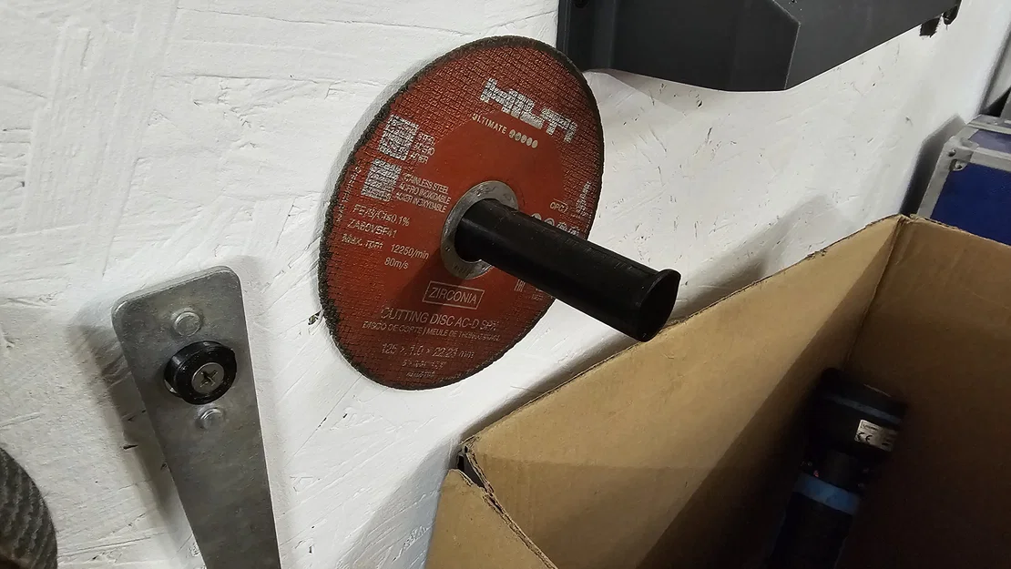 Giá treo đĩa cắt máy mài cầm tay gắn tường gọn gàng - Image 1