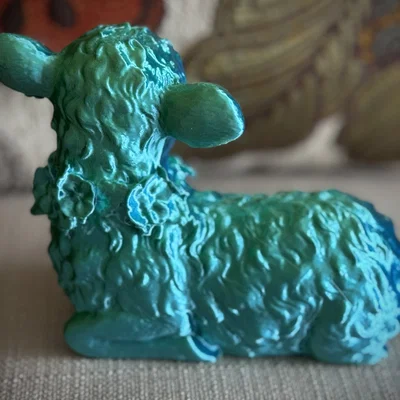 Mô hình chú cừu con đang nằm nghỉ