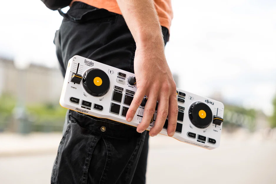 Mô hình Hercules DJControl Mix - Image 1