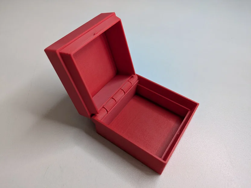 Hộp quà nhỏ xinh với cơ chế khóa gài tiện lợi - Image 1