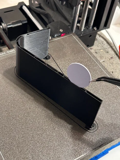 Đế Để Bàn Đựng Thẻ NFC (Curved Tabletop NFC Tag Holder) - Image 3