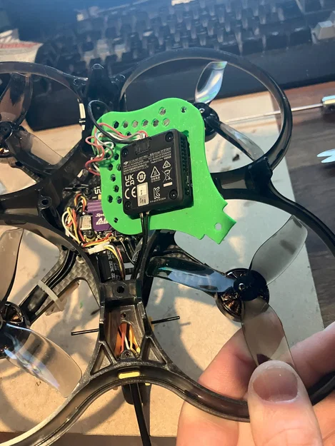 Miếng gắn VTX DJI O4 cho khung Speedybee BEE35 - Image 4