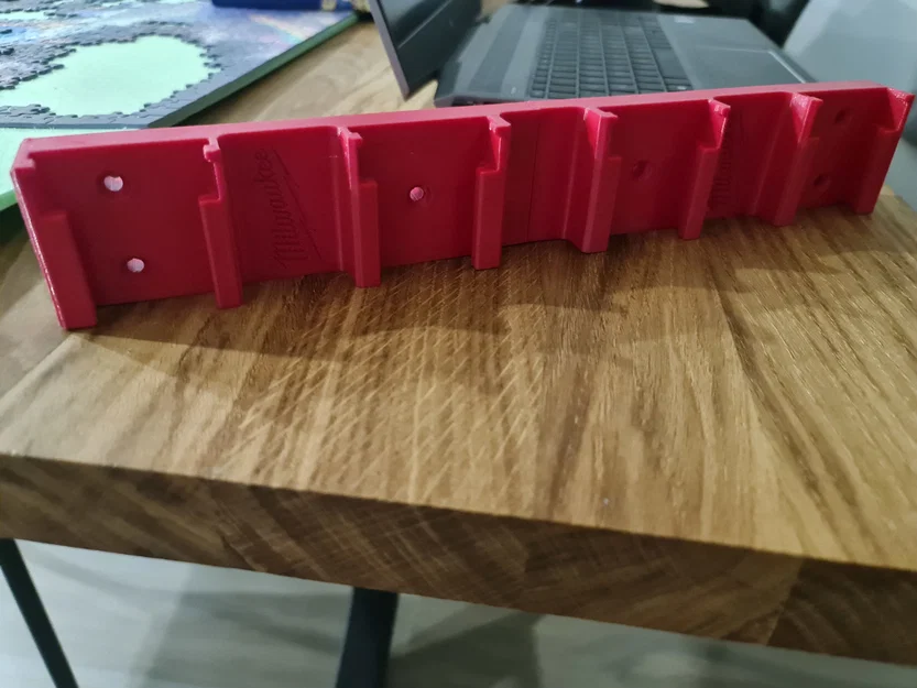 Giá đỡ pin Milwaukee M18 cho 4 viên pin - Image 3