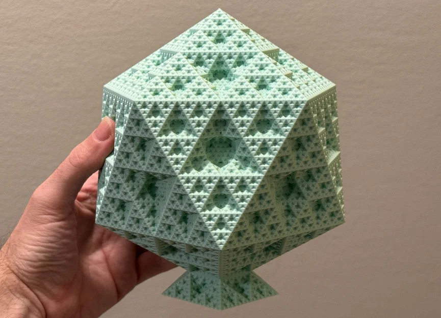 Tác phẩm điêu khắc Fractal Sierpiński Icosahedron - Level 5 (Không cần hỗ trợ) - Image 1