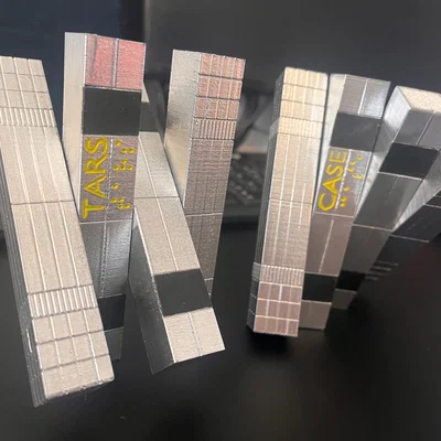 Mô hình robot khớp nối T.A.R.S., C.A.S.E., K.I.P.P. và P.L.E.X từ Interstellar (print-in-place)