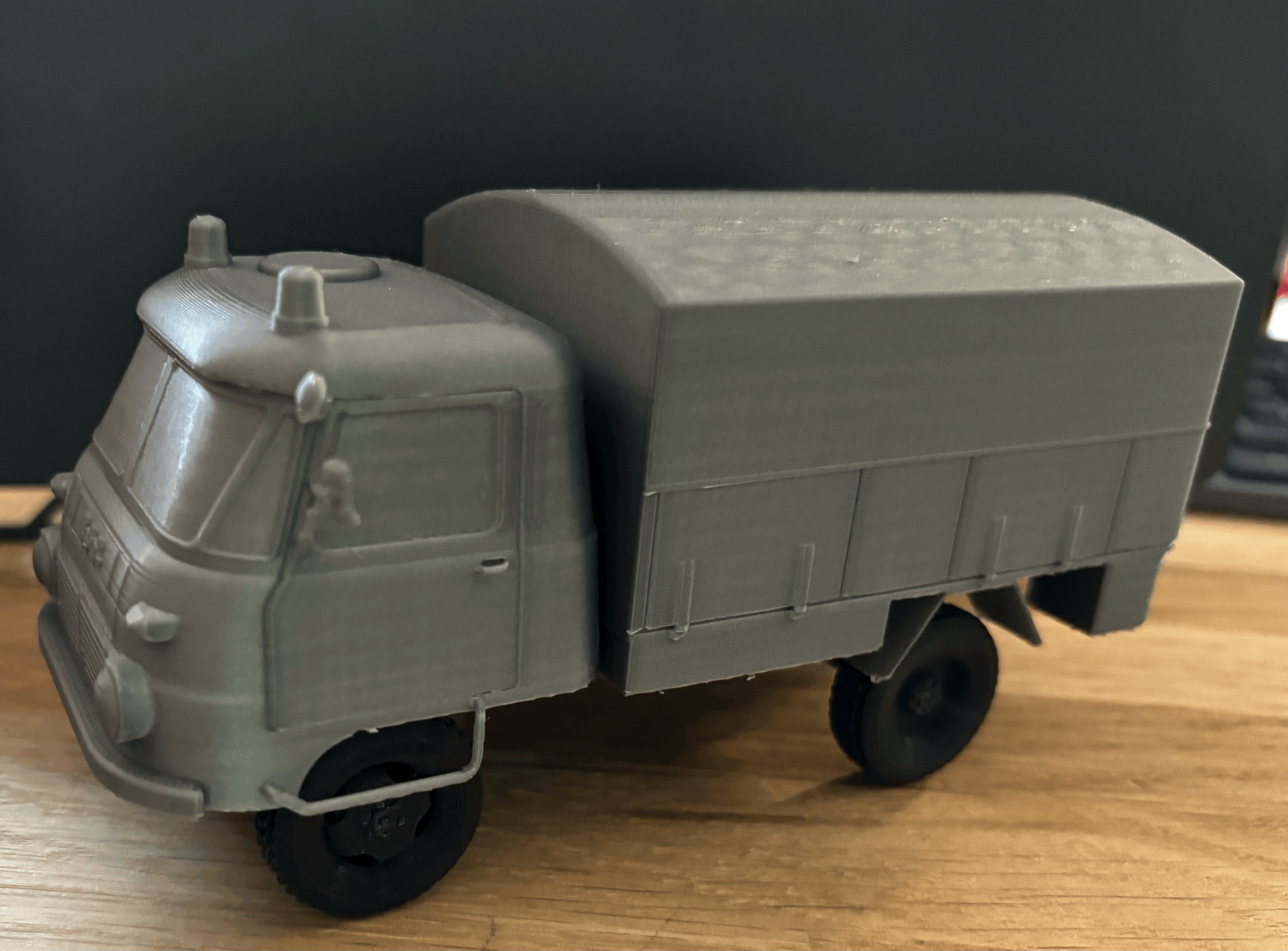 Mô hình xe cứu hỏa Robur LO 2002 - Image 2