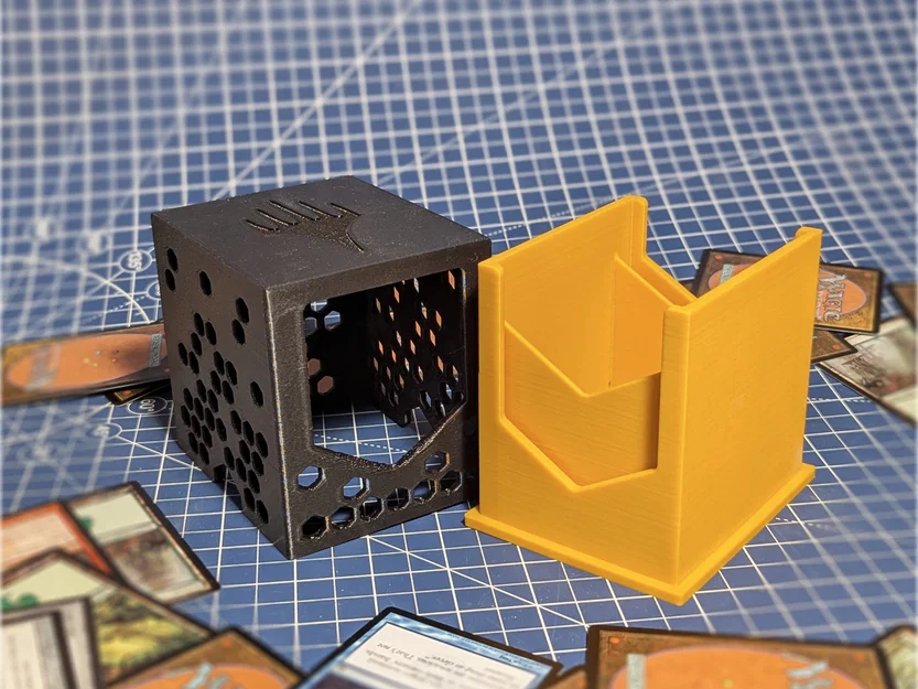 Hộp Đựng Bài MTG Commander Shell Deck Case - Image 1