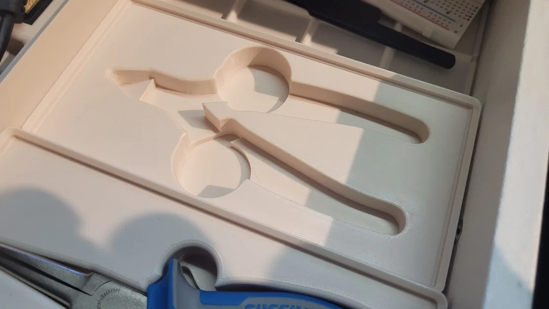 Khay đựng kìm cắt dây chuẩn Gridfinity - Gọn gàng, dễ in - Image 2