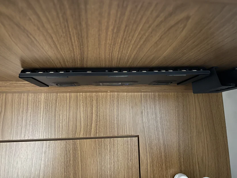 Giá treo bàn phím dưới gầm bàn (Under desk keyboard holder) - Image 1