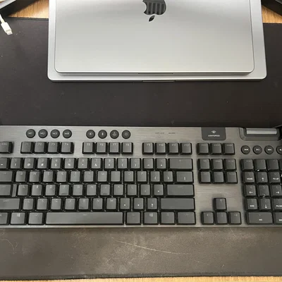 Giá treo bàn phím dưới gầm bàn (Under desk keyboard holder)