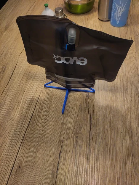 Giá phơi túi nước thể thao Hydration Bladder Dryer (In 3D) - Image 1