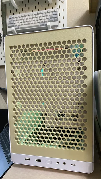 Tấm mặt trước tùy chỉnh cho vỏ case Lian Li Dan A3 (Front Panel) - Image 1