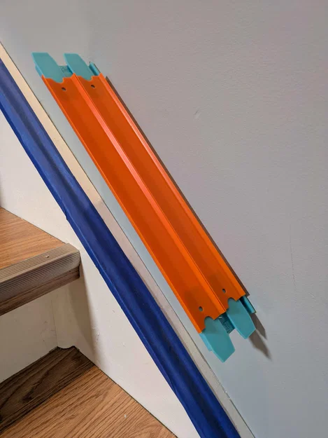 Giá đỡ gắn tường cho đường đua Hot Wheels đôi - Image 1