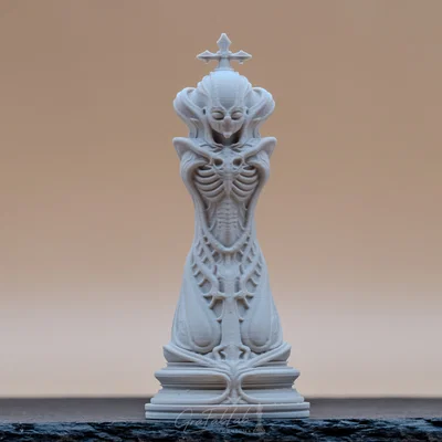 Alien Genesis "King" - Quân cờ Vua phong cách biomechanical