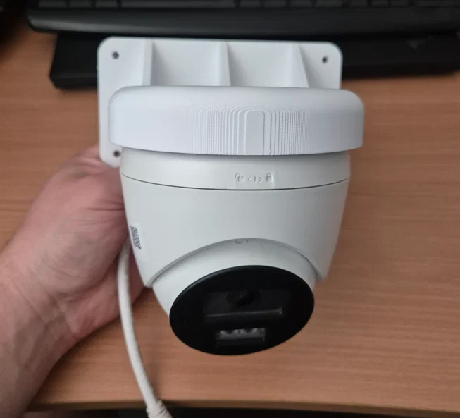 Giá treo tường 3D cho camera HiLook by Hikvision IPC-T240HA-LUF/SL - Image 6