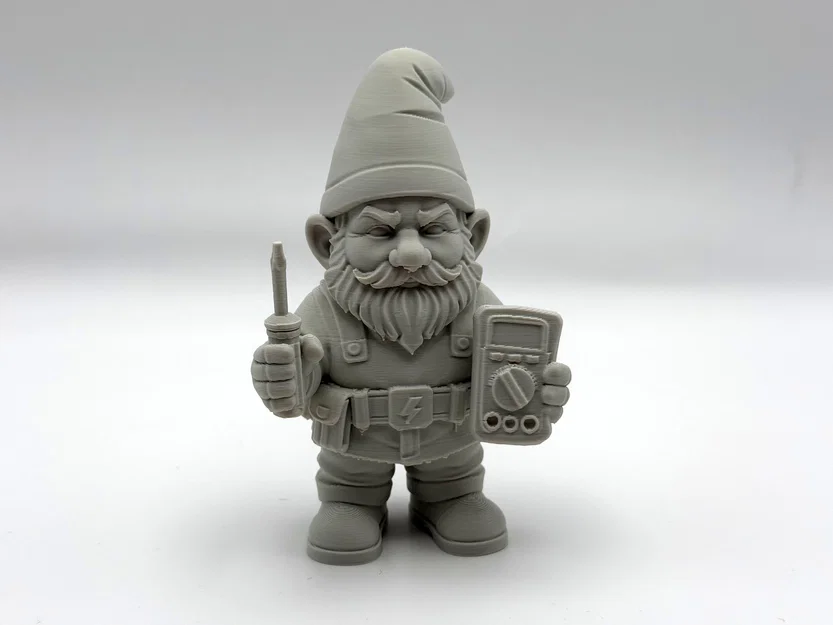 Chú Lùn Làm Nghề Điện Trang Trí Vườn - Image 2