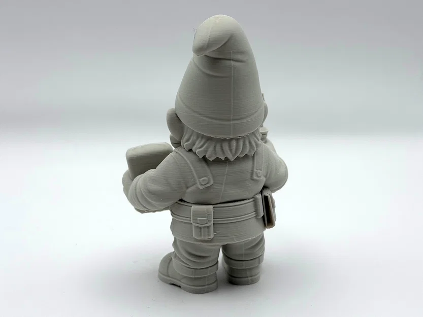 Chú Lùn Làm Nghề Điện Trang Trí Vườn - Image 3