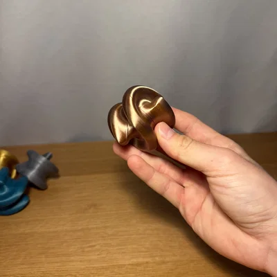 Mô hình đồ chơi lăn Sphericon độc đáo