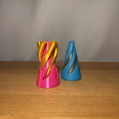 Mô hình Nón Xuyên thấu 'Impossible Passthrough Cone'
