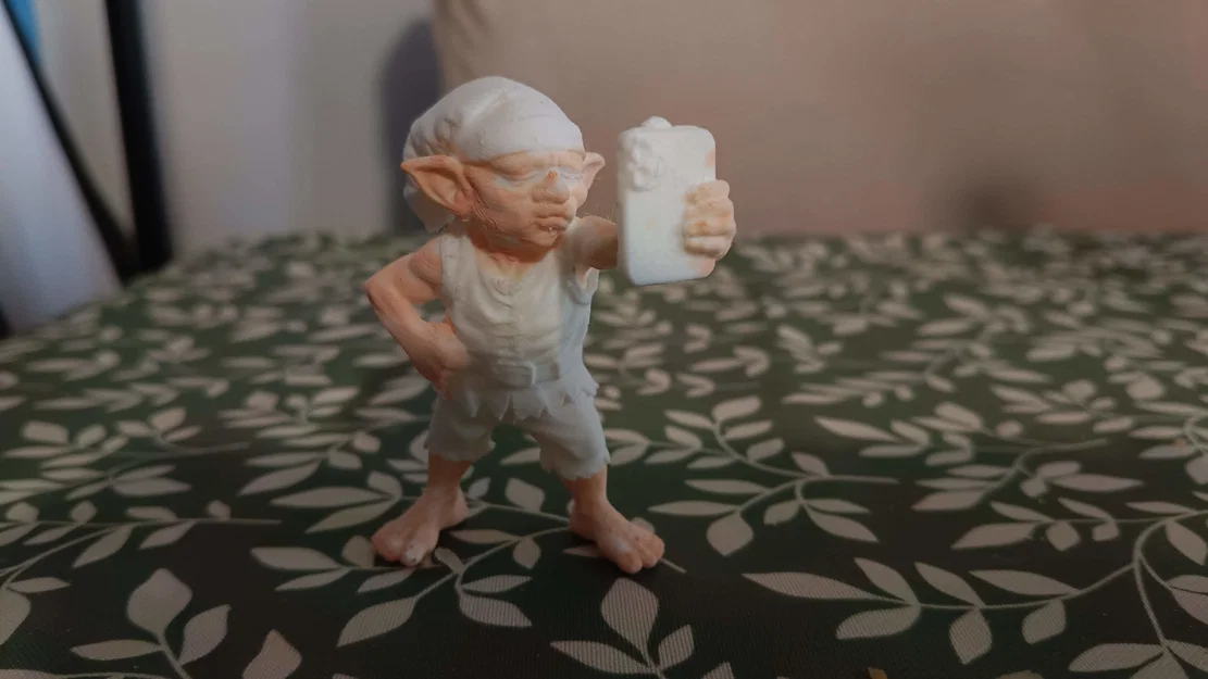Goblin đang tạo dáng selfie - Image 2