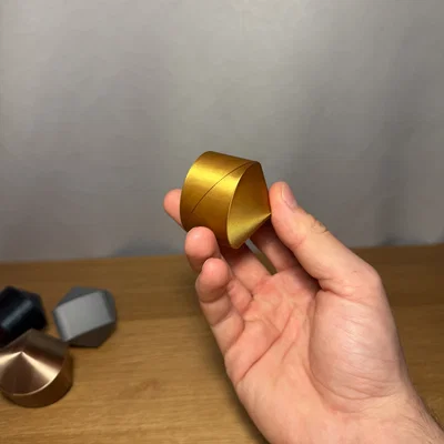 Mô hình đồ chơi lăn Hexasphericon độc đáo