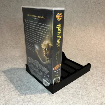 Khay trưng bày băng VHS (VHS Cassette Holder) 3D cho bộ sưu tập retro