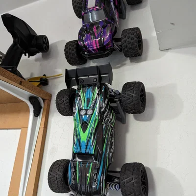 Giá Treo Tường Cho Xe RC Tỉ Lệ 1/18 và 1/16