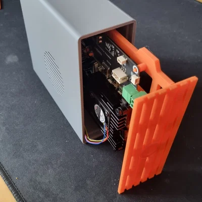 Vỏ case Raspberry Pi 5 + Pimoroni NVMe Base với cổng kết nối phía sau