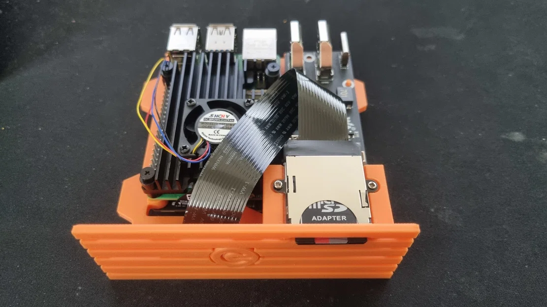 Case Raspberry Pi 5 + Pimoroni NVMe Base – Cổng kết nối phía sau và khe cắm thẻ SD - Image 2