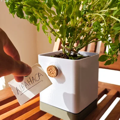 Cork Planter - Chậu cây in 3D độc đáo kèm khay thấm hút và bảng ghi chú