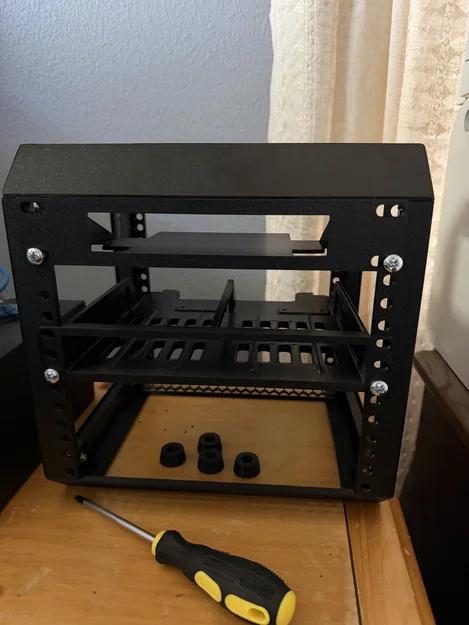 Khay 3D gắn HP mini PC vào tủ Rack 10 inch siêu gọn gàng - Image 1