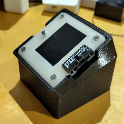 Hộp đựng Bus Pirate 5 kèm ngăn phụ kiện tiện lợi bằng in 3D