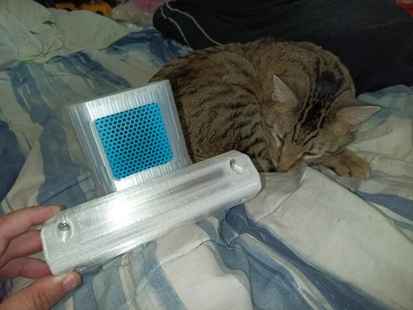 Độ chế vỏ loa Bluetooth với pin dung lượng lớn (BT Speaker Giant Battery) - Image 1