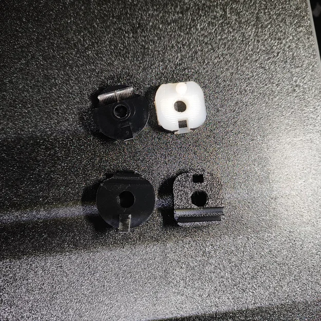 Đai ốc khóa hộp để đồ (glovebox nut) cho xe BMW E39 523i - Image 1