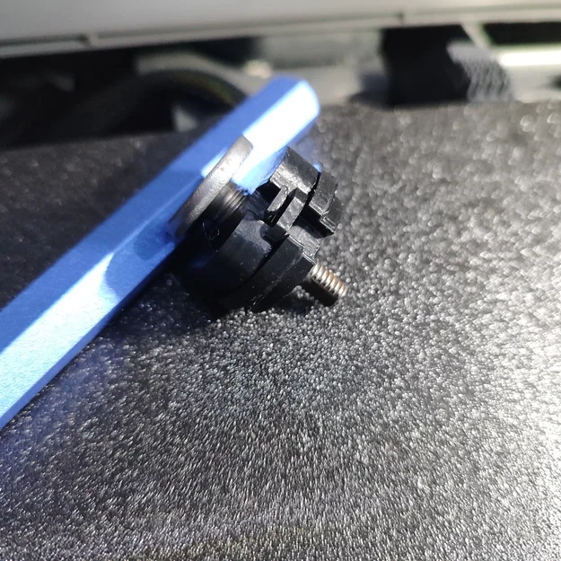 Đai ốc khóa hộp để đồ (glovebox nut) cho xe BMW E39 523i - Image 6