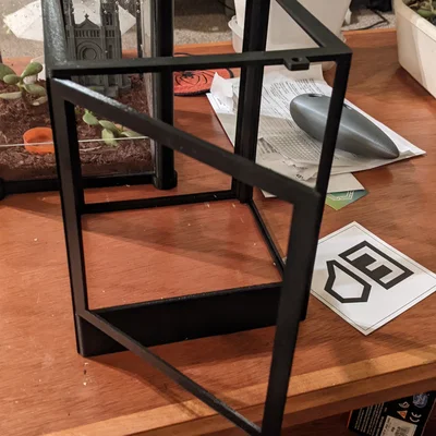 Khung Terrarium cho nhện nhảy (Parametric OpenSCAD)