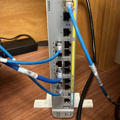 Chân đế dựng đứng cho Catalyst 3560 - Giải pháp tối ưu diện tích