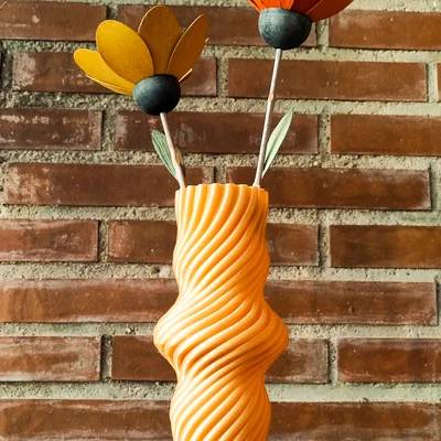 Bình hoa Nudo (Nudo Vase) - Thiết kế trang trí hiện đại