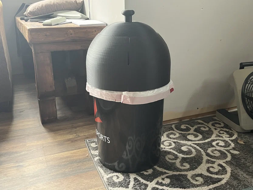 Nắp đậy cho thùng rác làm từ xô 5 gallon - Image 1