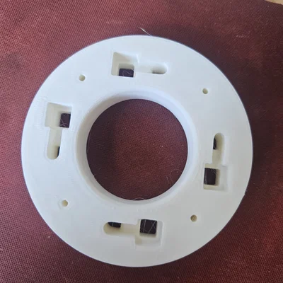 Đế gắn camera Unifi G5 Turret bằng dây rút nhựa tiện lợi