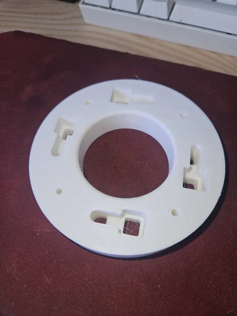 Đế gắn camera Unifi G5 Turret bằng dây rút nhựa tiện lợi - Image 3