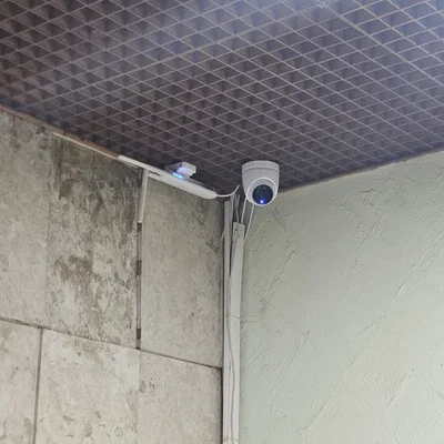Đế gắn camera Unifi G5 Turret bằng dây rút nhựa tiện lợi