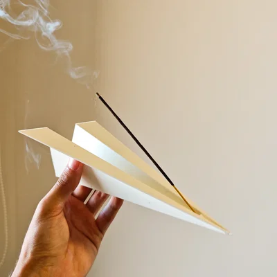 Zen Plane | Đế cắm nhang hình máy bay giấy