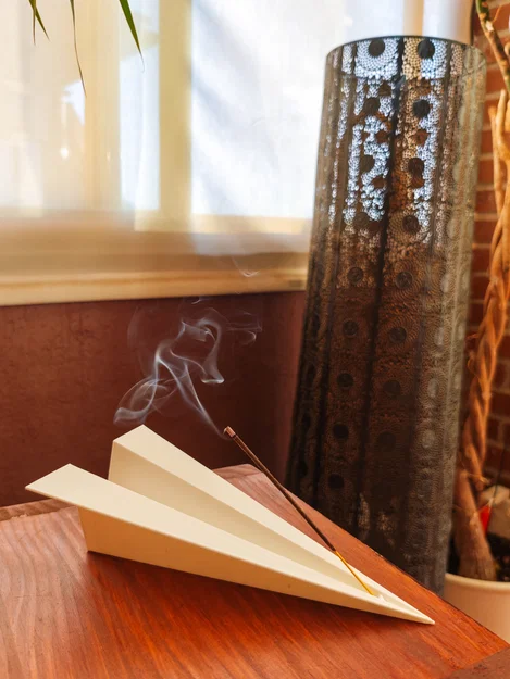 Zen Plane | Đế cắm nhang hình máy bay giấy - Image 2