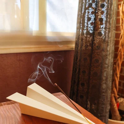 Zen Plane | Đế cắm nhang hình máy bay giấy