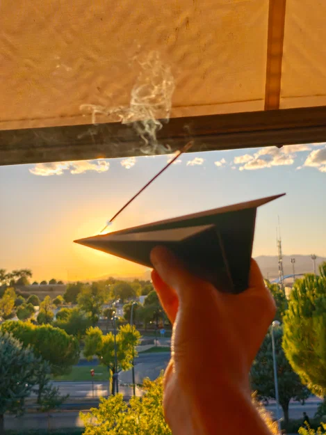 Zen Plane | Đế cắm nhang hình máy bay giấy - Image 7