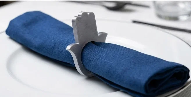 Bộ vòng giữ khăn ăn hình bàn tay Hamsa kèm khay đựng 3D sang trọng - Image 1